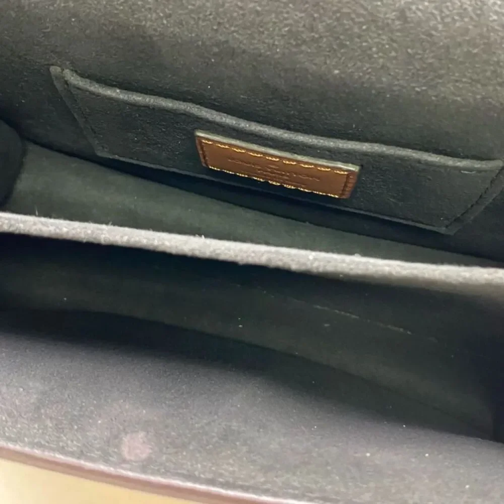 Louis Vuitton Women Pre-Loved Bag Very Good Condition